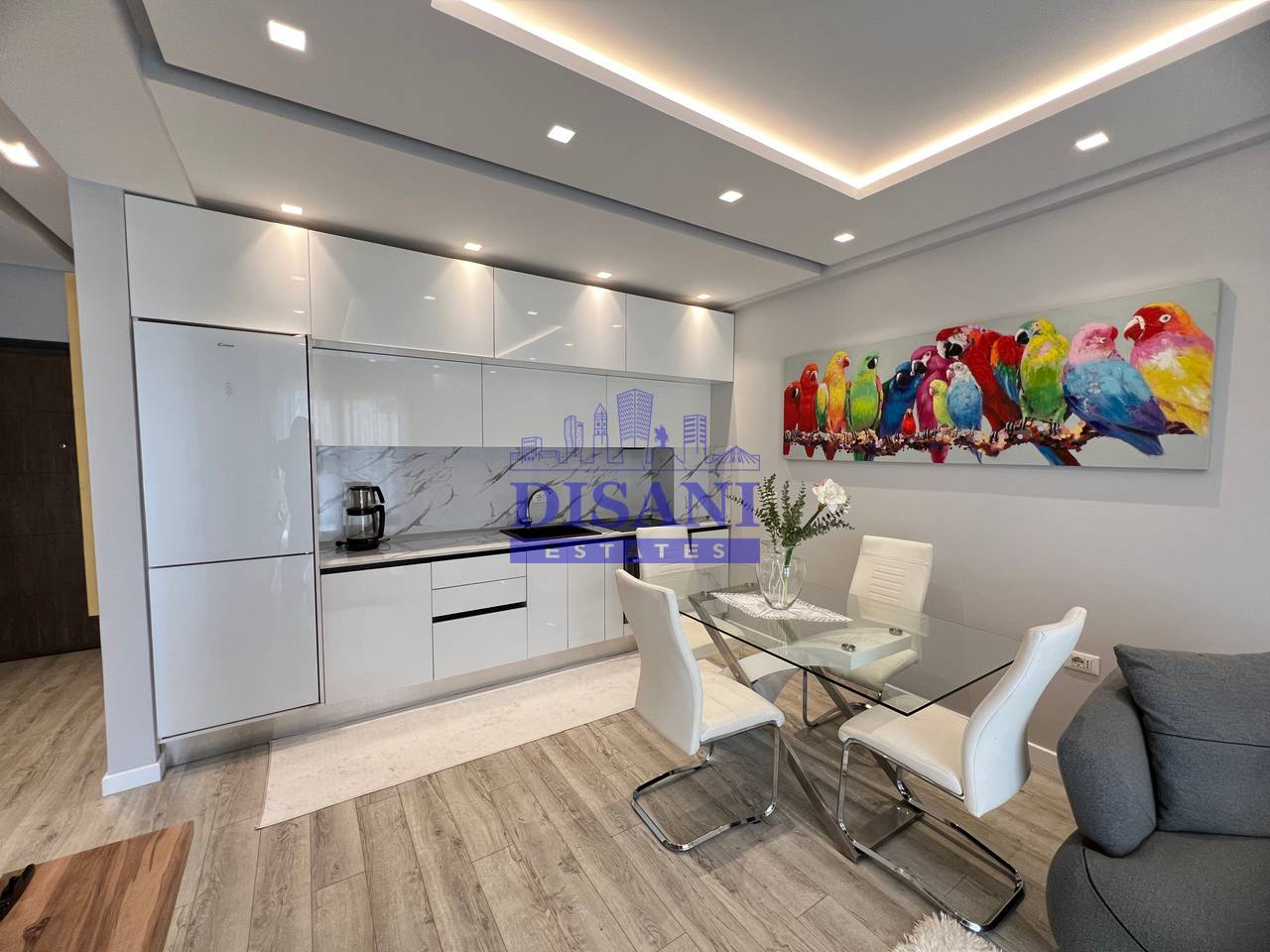 APARTAMENT 2+1 PER QERA TEK MATERNITETI I Ri !