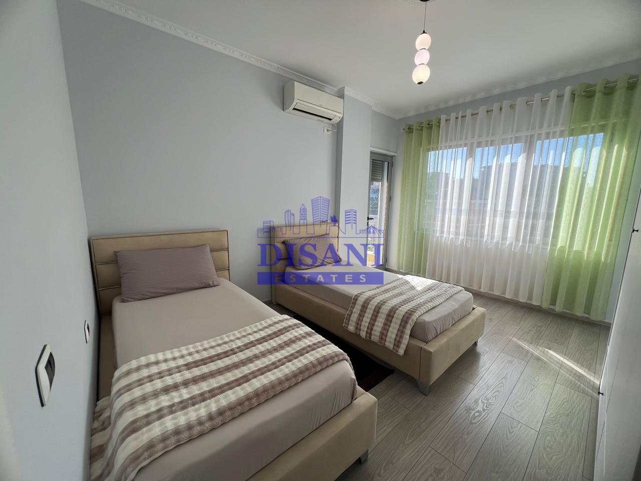 APARTAMENT 3+1+2 ME POST PARKIMI PER QERA TEK KOPSHTI ZOOLOGJIK!