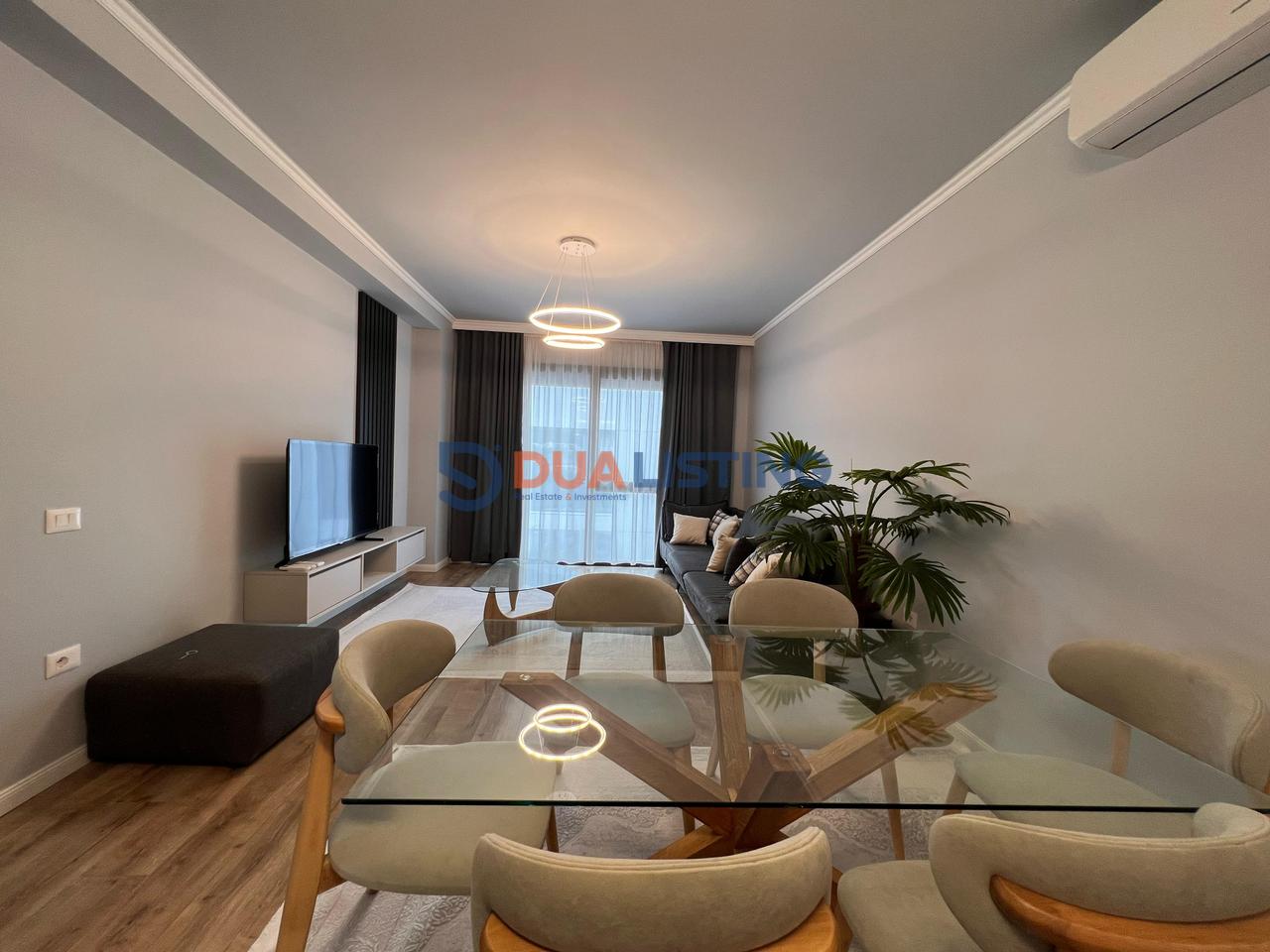 JEPET ME QIRA APARTAMENT 2+1+POSTPARKIMI LIQENI I THAT I PA BANUAR ME PARE