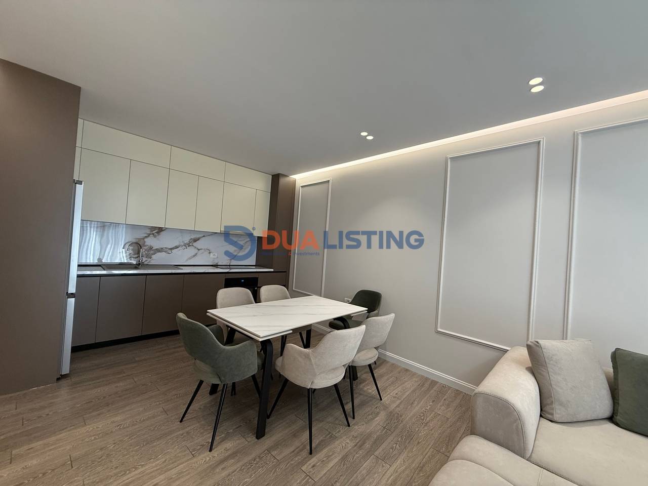 Appartamento 2+1 con veranda e posto auto vicino a TEG!