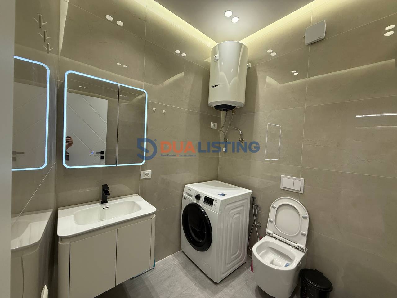 Appartamento 2+1 con veranda e posto auto vicino a TEG!