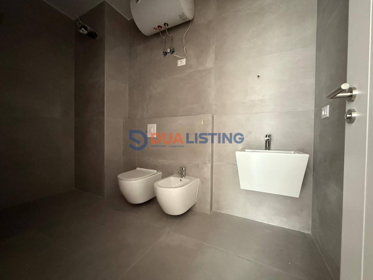 OKAZION! Shesim Apartament 3+1+2  në Diellon Apartments, Paskuqan!