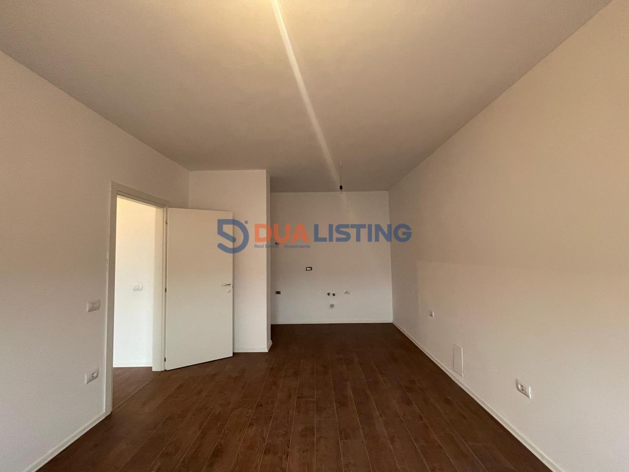 Jepet me qira ambjent zyre te Pazari i Ri