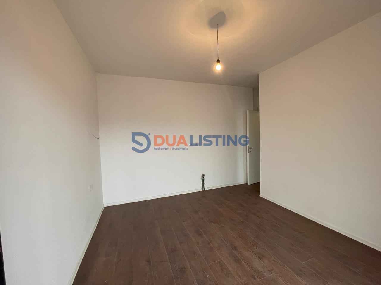 Jepet me qira ambjent zyre te Pazari i Ri