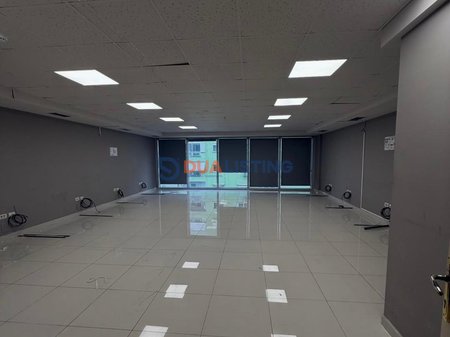 JEPET AMBIENT ZYRE ME QERA
📍 Bllok