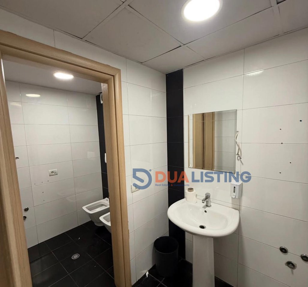 JEPET AMBIENT ZYRE ME QERA
📍 Bllok