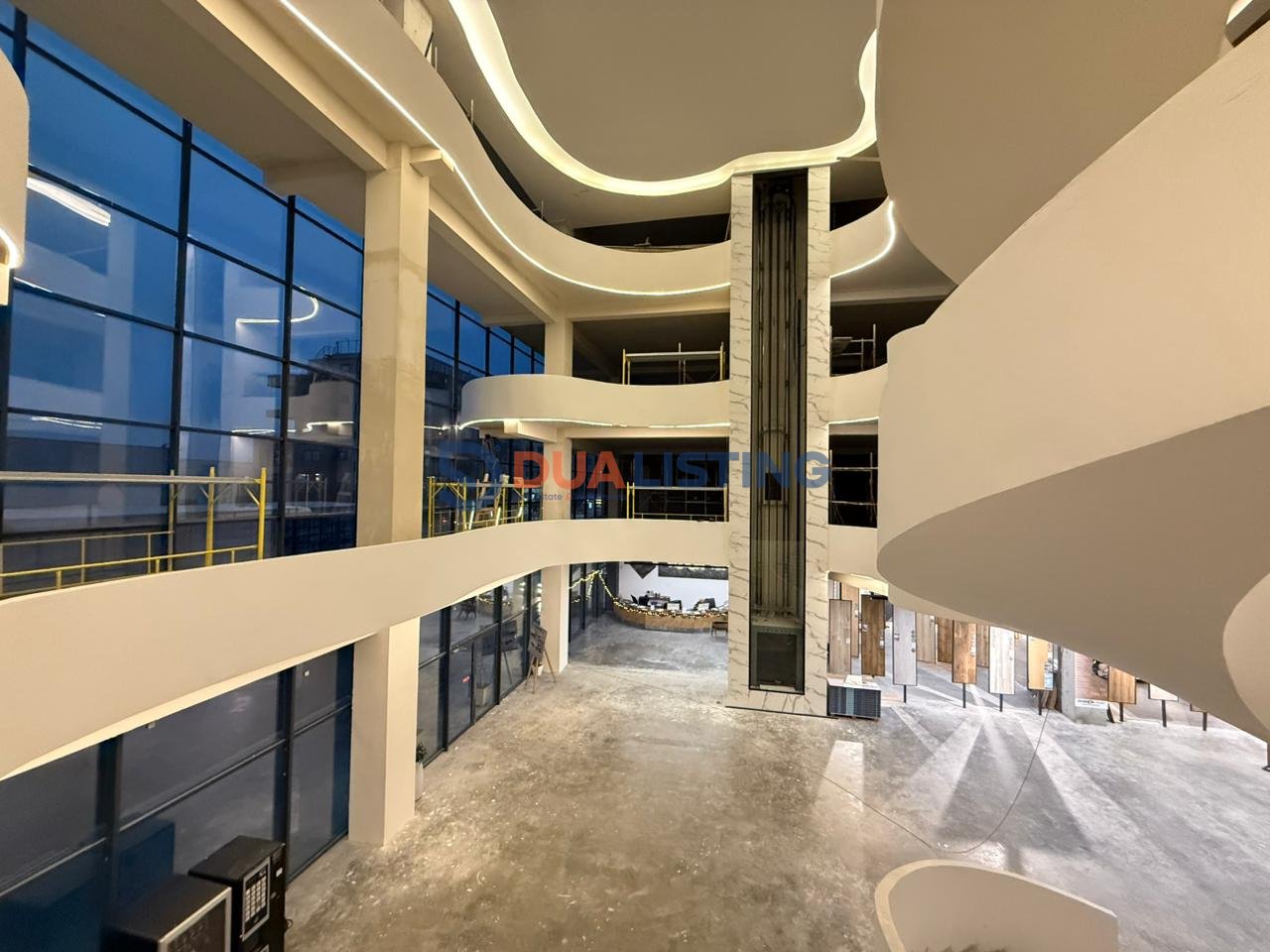 Affittiamo Ambienti per Business, Superfici Varie
📍 Vicino Casa Italia, Tirana