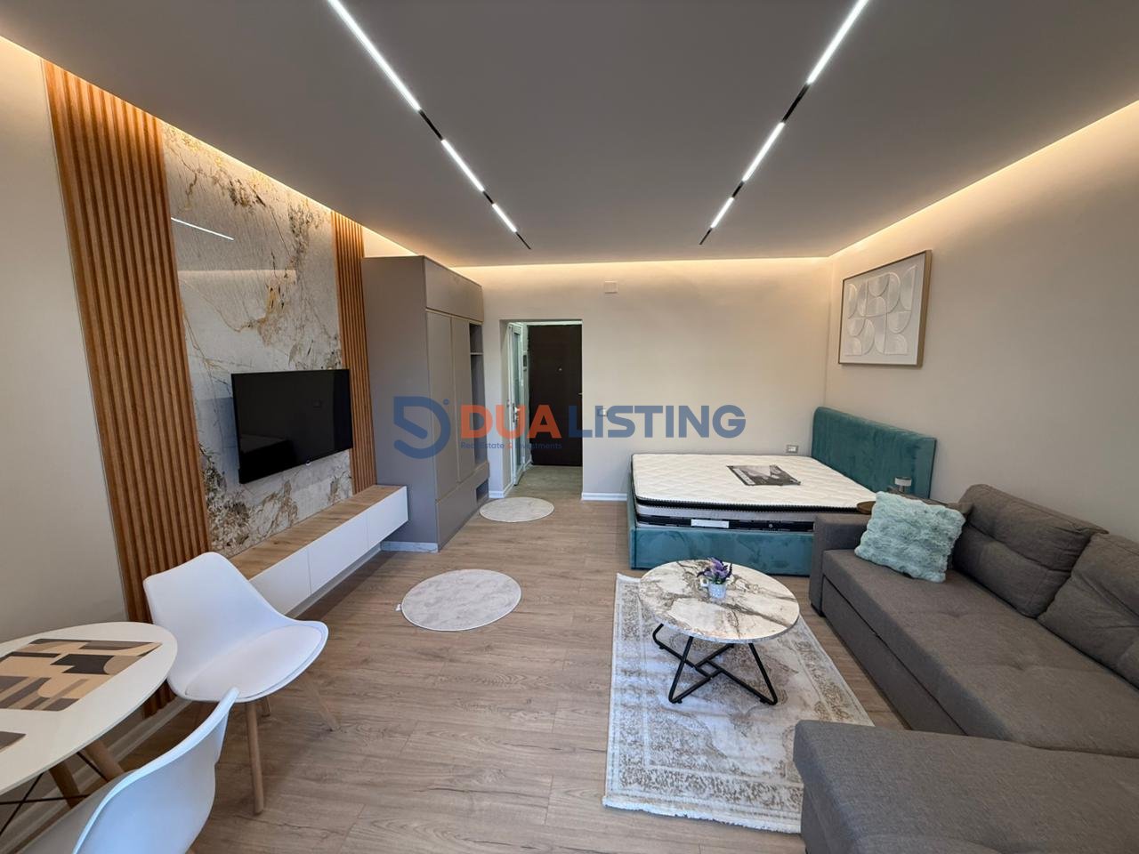 🏢  SHITEN 2 GARSONIERE + 1 APARTAMENT 1+1
              STACIONI I TRENIT – TIRANË