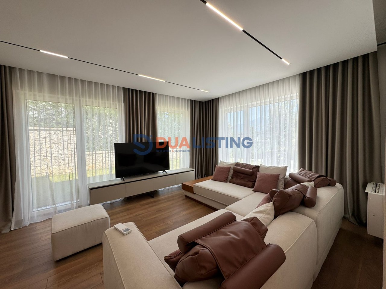 Japim me qira vile te bashkangjitur ne nje nga komplekset me prestigjoze tek Liqeni i Thate, Rezidenca Forest.