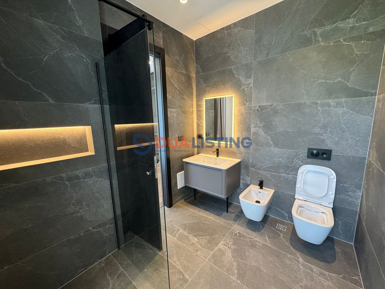 Japim me qira vile te bashkangjitur ne nje nga komplekset me prestigjoze tek Liqeni i Thate, Rezidenca Forest.