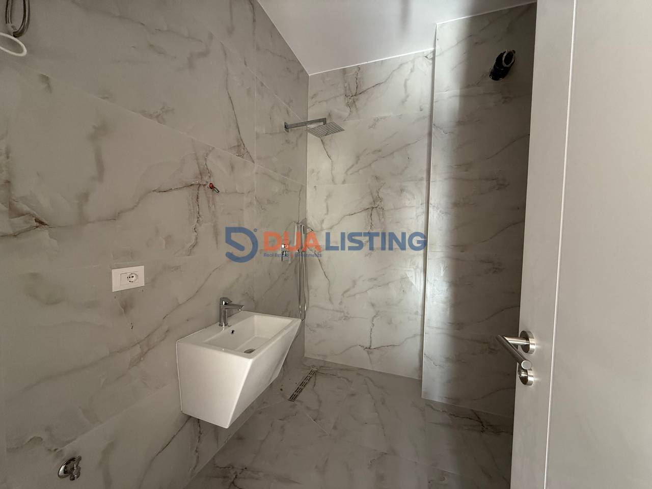 OKAZION! Shesim Apartament 3+1+2  në Diellon Apartments, Paskuqan!