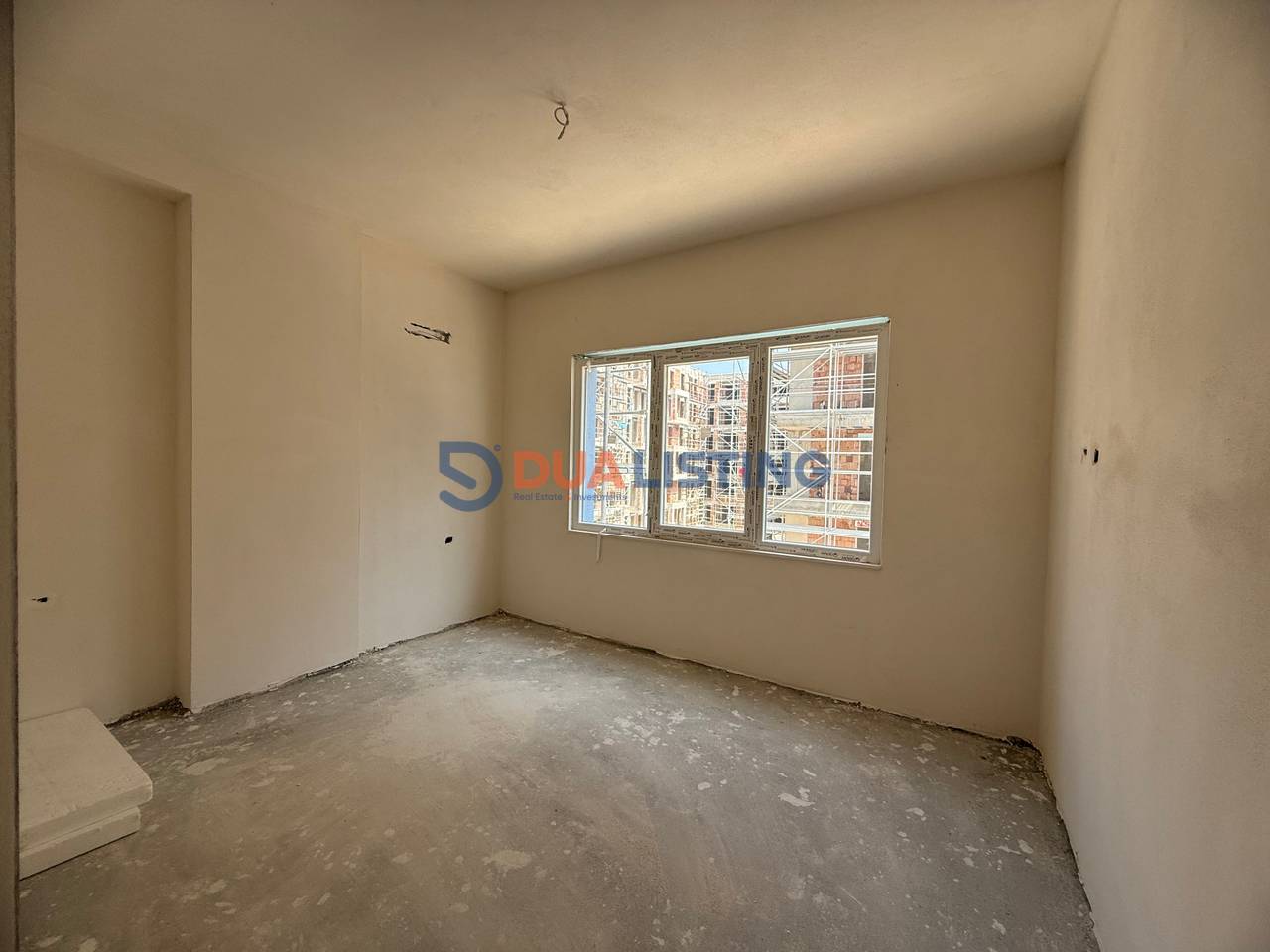 Shesim Apartament 2+1+2 tek Univers City!