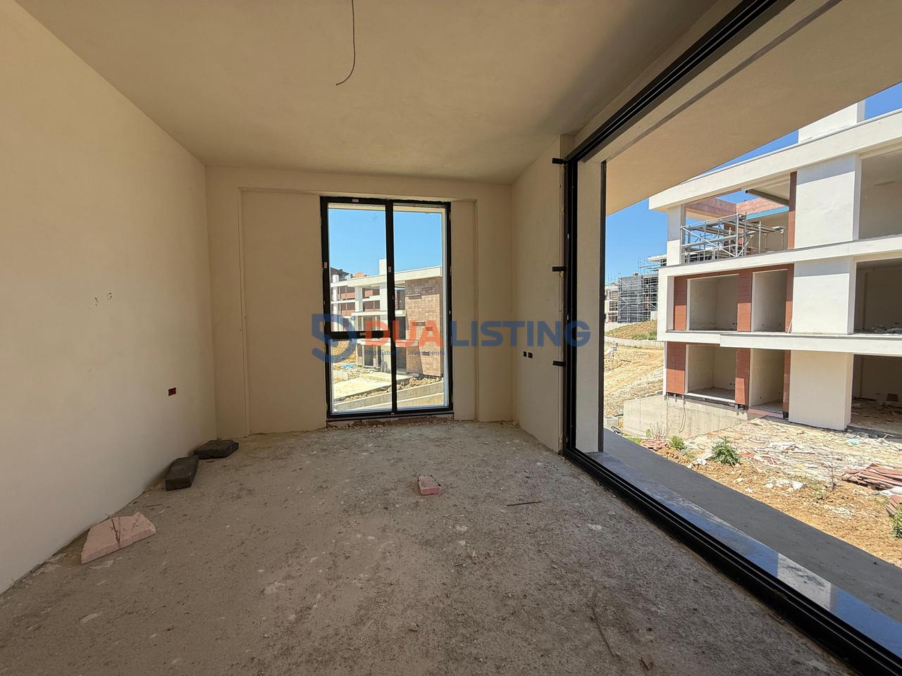 SHITET 2+1+2 ME OBORR DHE POST PARKIMI TEK TULIPAN REZIDENCE !