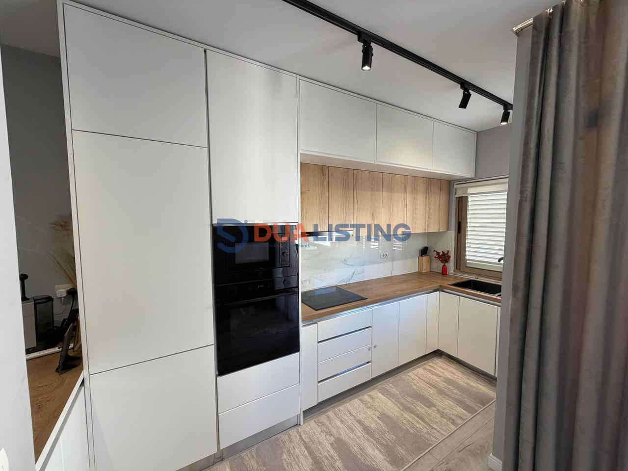 🏠 Shitet Apartament Luksoz 2+1+2
📍 Astir, përballë Vilave L