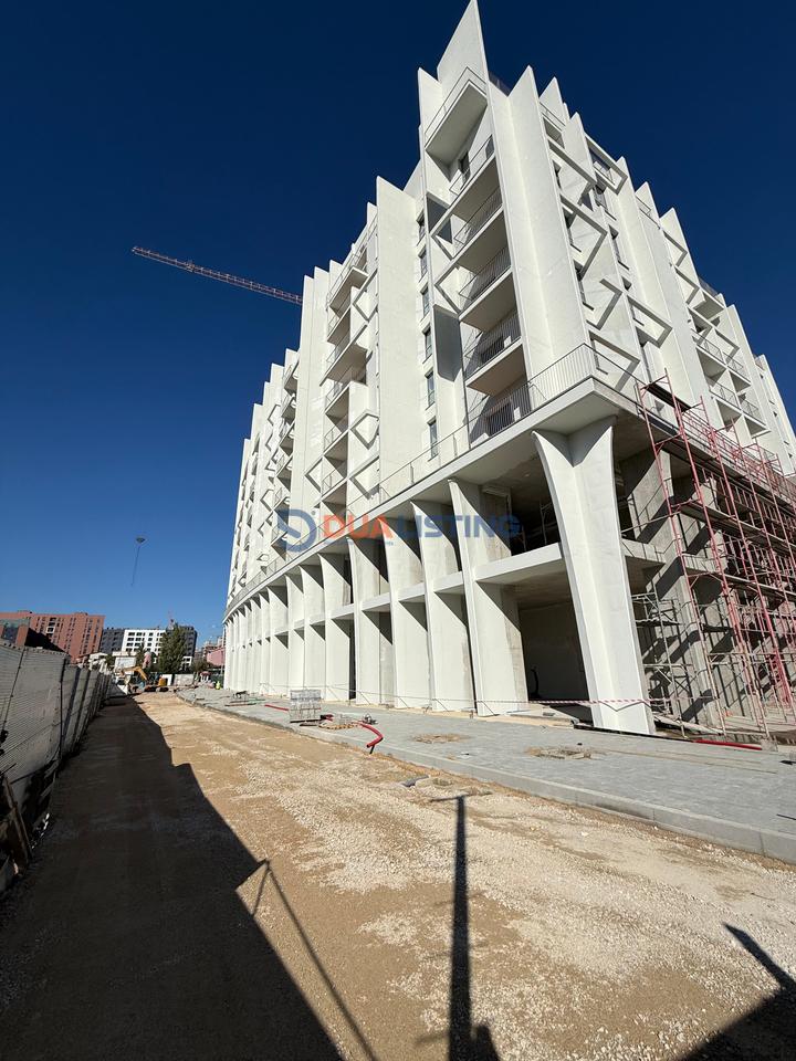 🏠 SUPER APPARTAMENTO 2+1+2 in Vendita!
📍 Bulevardi i Ri – Park Avenue (Orion Construction)