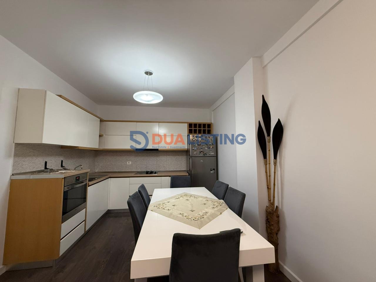 Shesim, Apartament 2+1+2 ne Astir prane Rrethit!