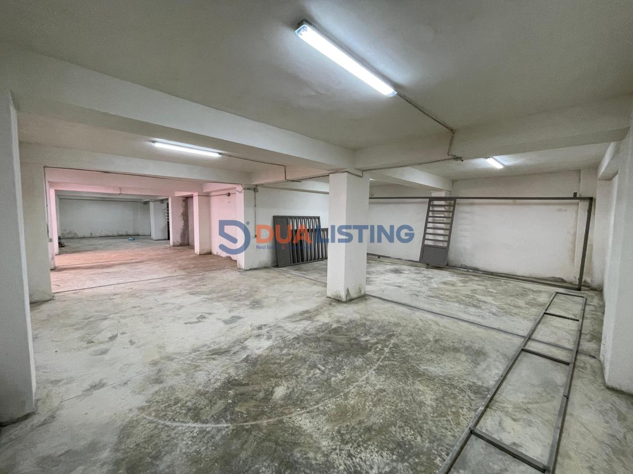 Shitet Magazine Tek Ish Parku !!