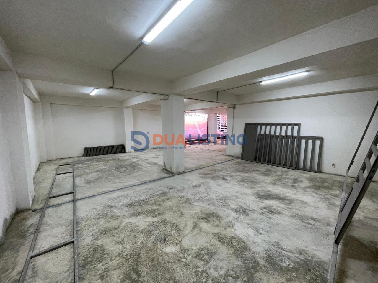 Shitet Magazine Tek Ish Parku !!