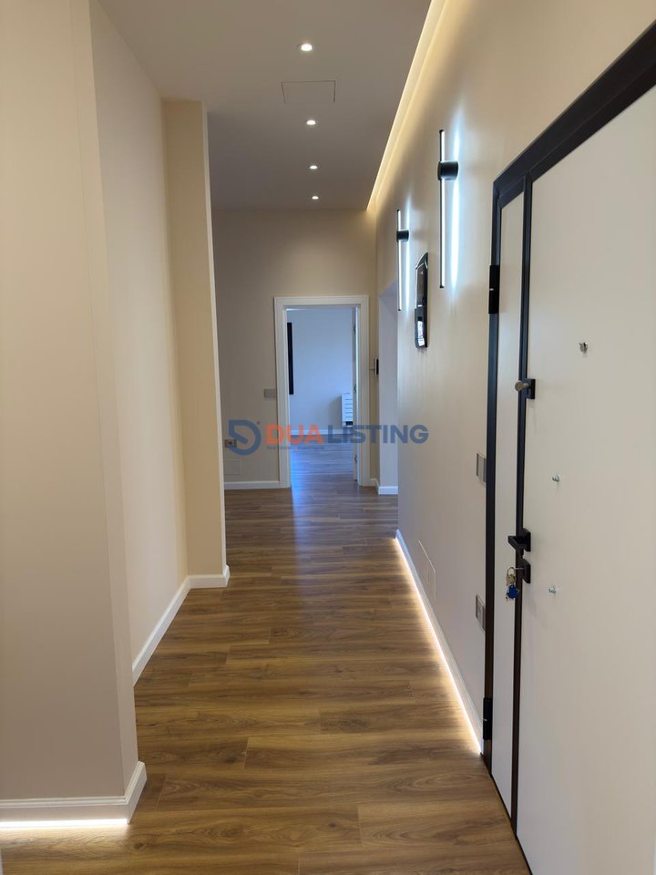 Jepet Ambient me Qira me Siperfaqe 170m2 tek Vilat Gjermane !!