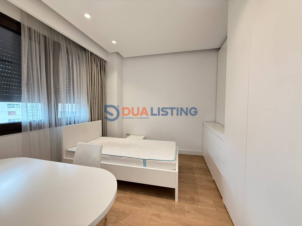 Offriamo in affitto – Duplex moderno 3+1+3 | Via delle Barricate!