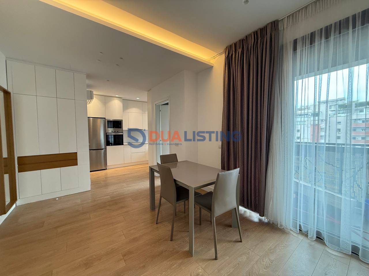 Offriamo in affitto – Duplex moderno 3+1+3 | Via delle Barricate!