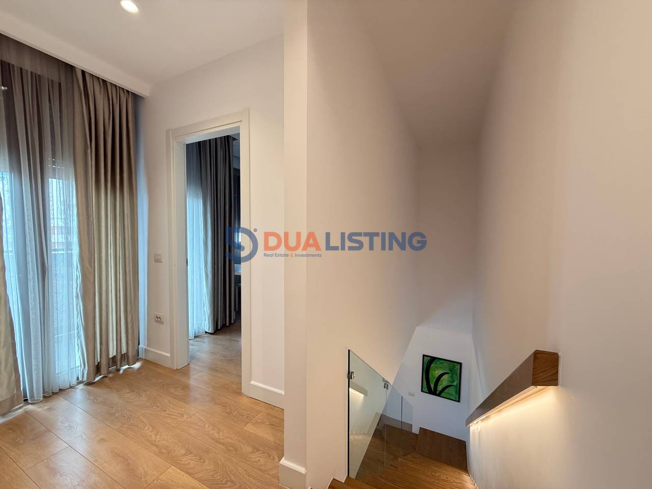 Offriamo in affitto – Duplex moderno 3+1+3 | Via delle Barricate!