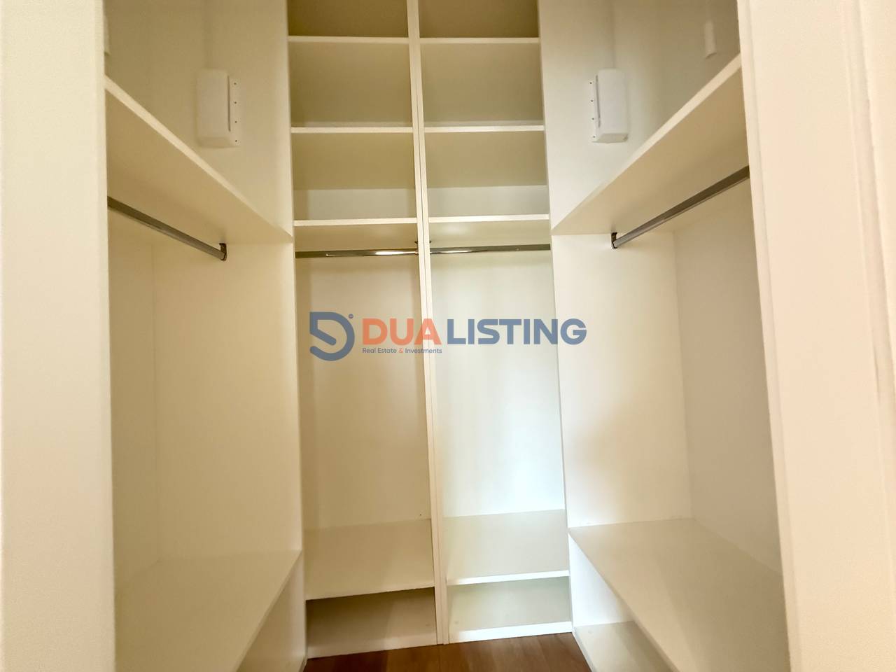 Offriamo in affitto – Duplex moderno 3+1+3 | Via delle Barricate!