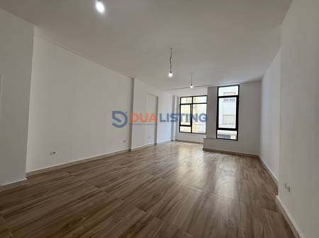 Tek Donika Center prane Qendres ofrojme ambient biznesi me qera!