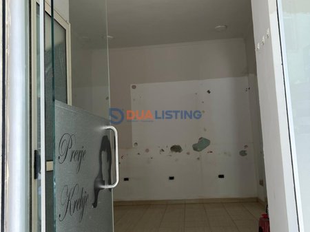 Business premises for rent near the Train Station!