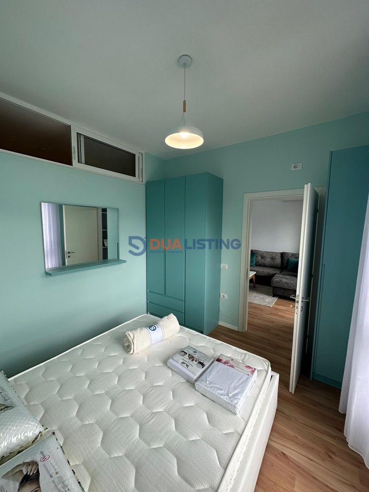 Ofrojme Apartament 2+1 me qira te Rruga 5 Maji