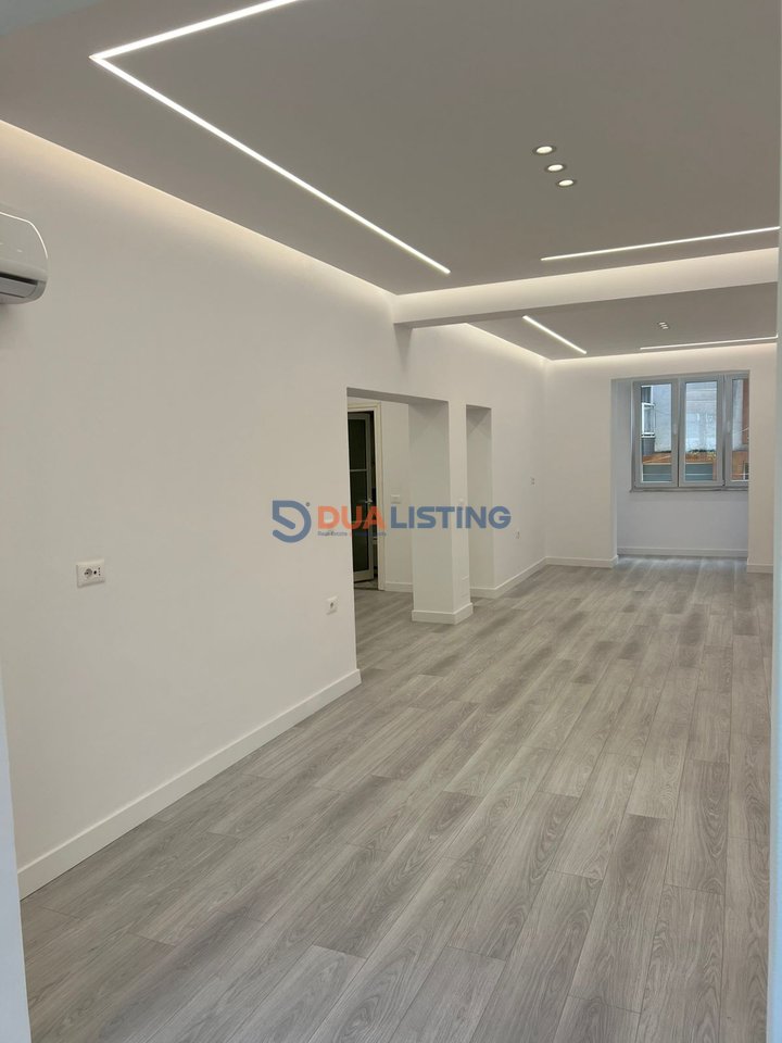 Ambient biznesi per qira ,Rruga e Barrikadave!