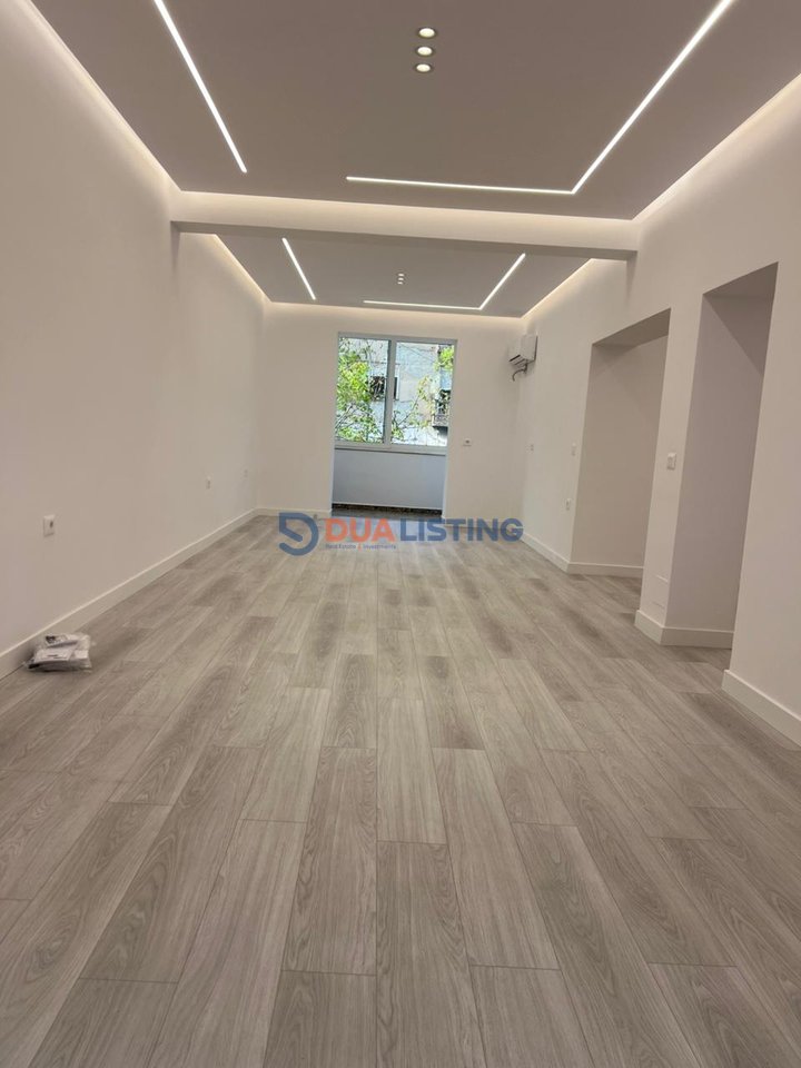 Ambient biznesi per qira ,Rruga e Barrikadave!