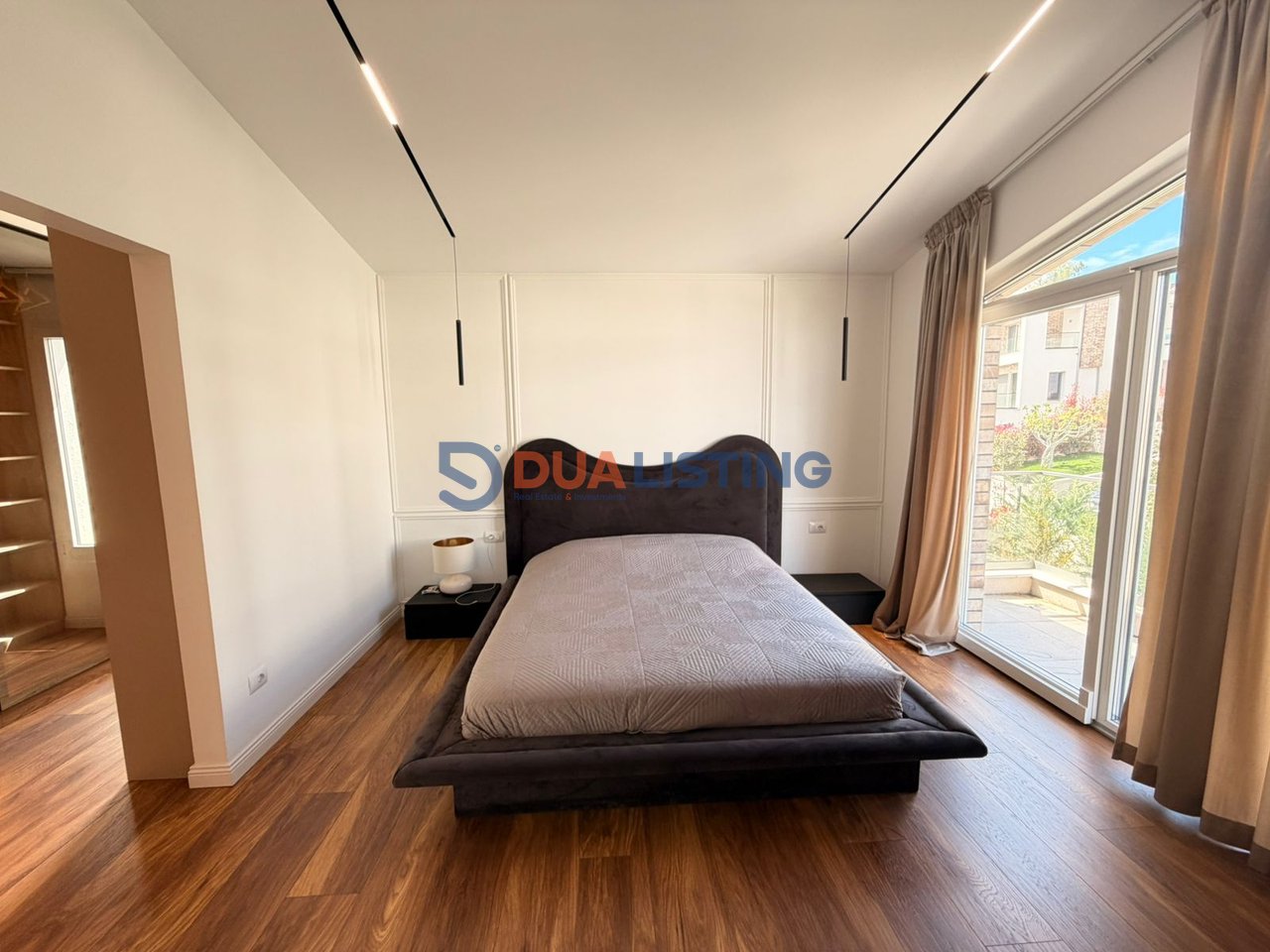 JEPET VILE ME PISHINE ME QIRA TEK ELYSIUM RESIDENCE !