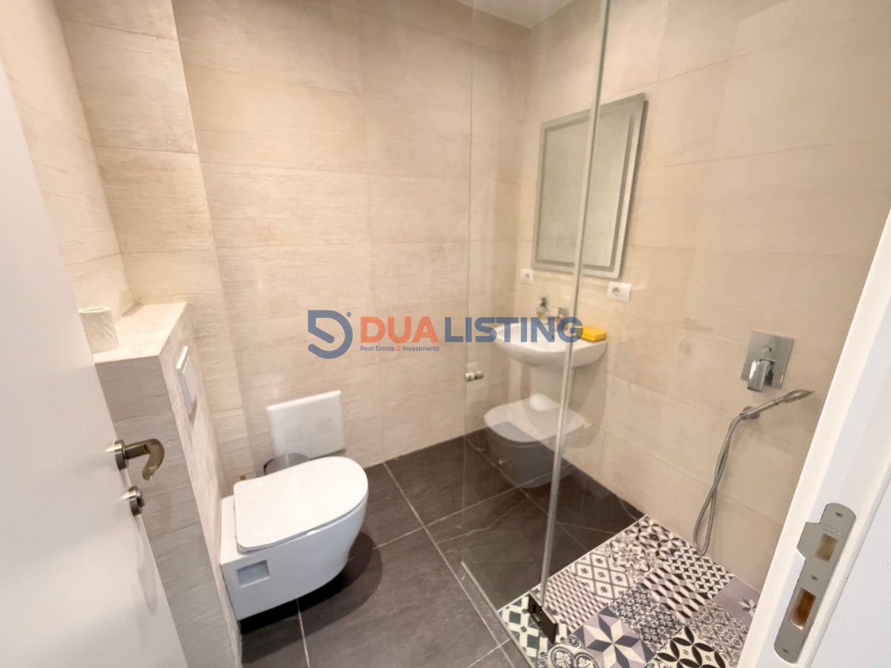 JEPET VILE ME PISHINE ME QIRA TEK ELYSIUM RESIDENCE !