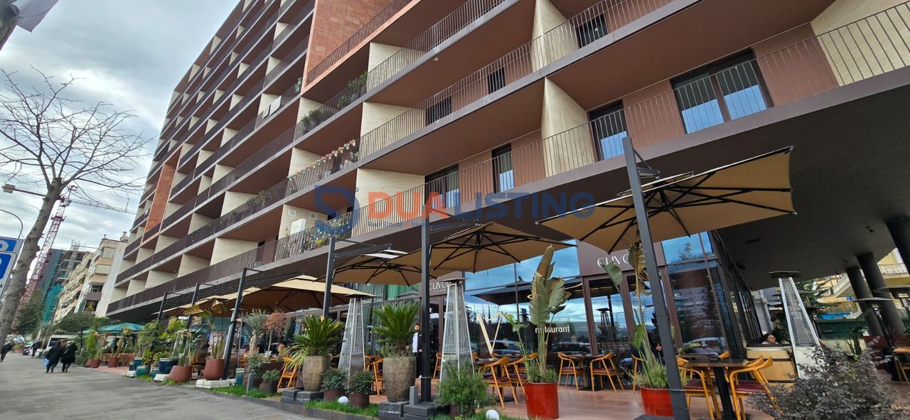 Ambient Luksoz për Qira – Ideal për Klinikë / Zyra Elite
📍 Rruga Kosovareve, Rezidenca Altana