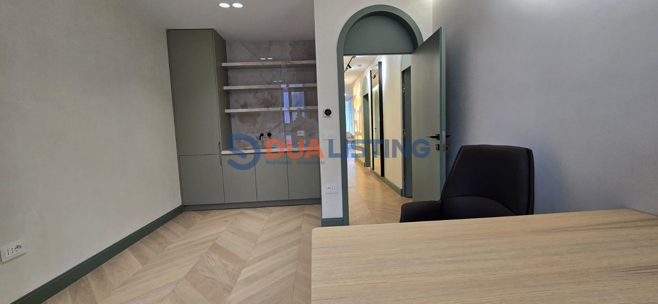 Ambient Luksoz për Qira – Ideal për Klinikë / Zyra Elite
📍 Rruga Kosovareve, Rezidenca Altana