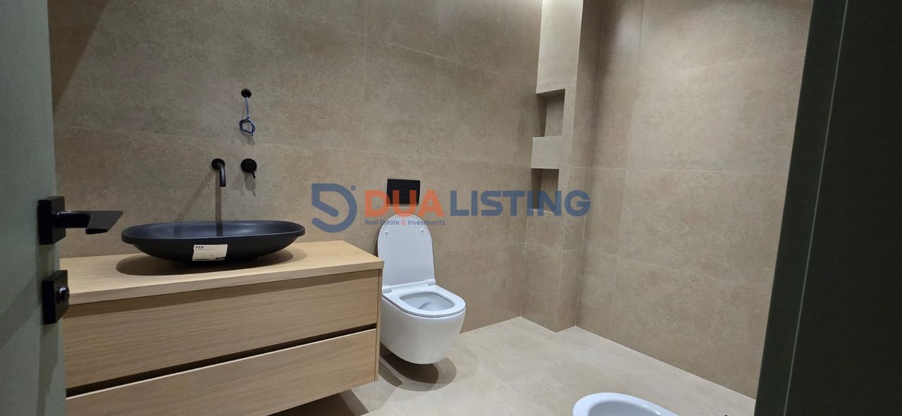 Ambient Luksoz për Qira – Ideal për Klinikë / Zyra Elite
📍 Rruga Kosovareve, Rezidenca Altana