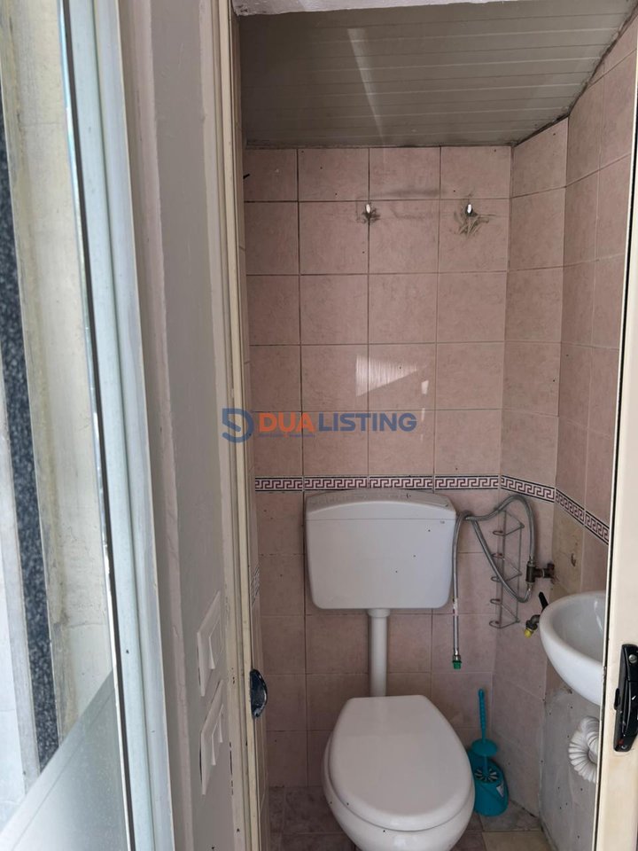 Business premises for rent near the Train Station!