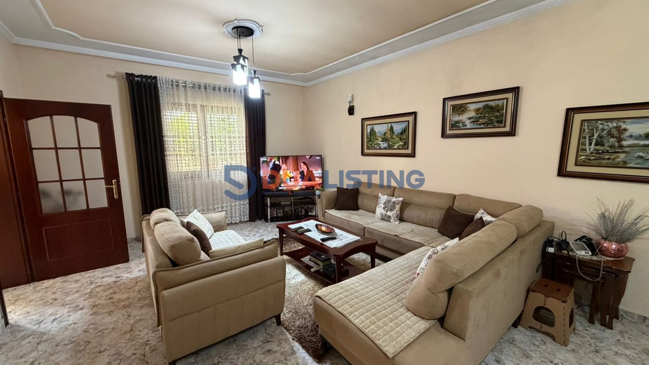 Vendesi villa su tre piani, Don Bosko