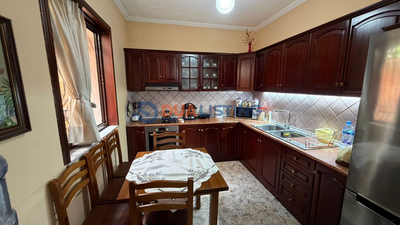 Vendesi villa su tre piani, Don Bosko