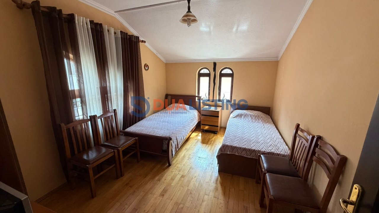 Vendesi villa su tre piani, Don Bosko