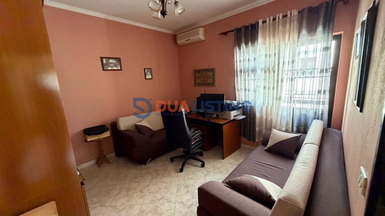 Vendesi villa su tre piani, Don Bosko