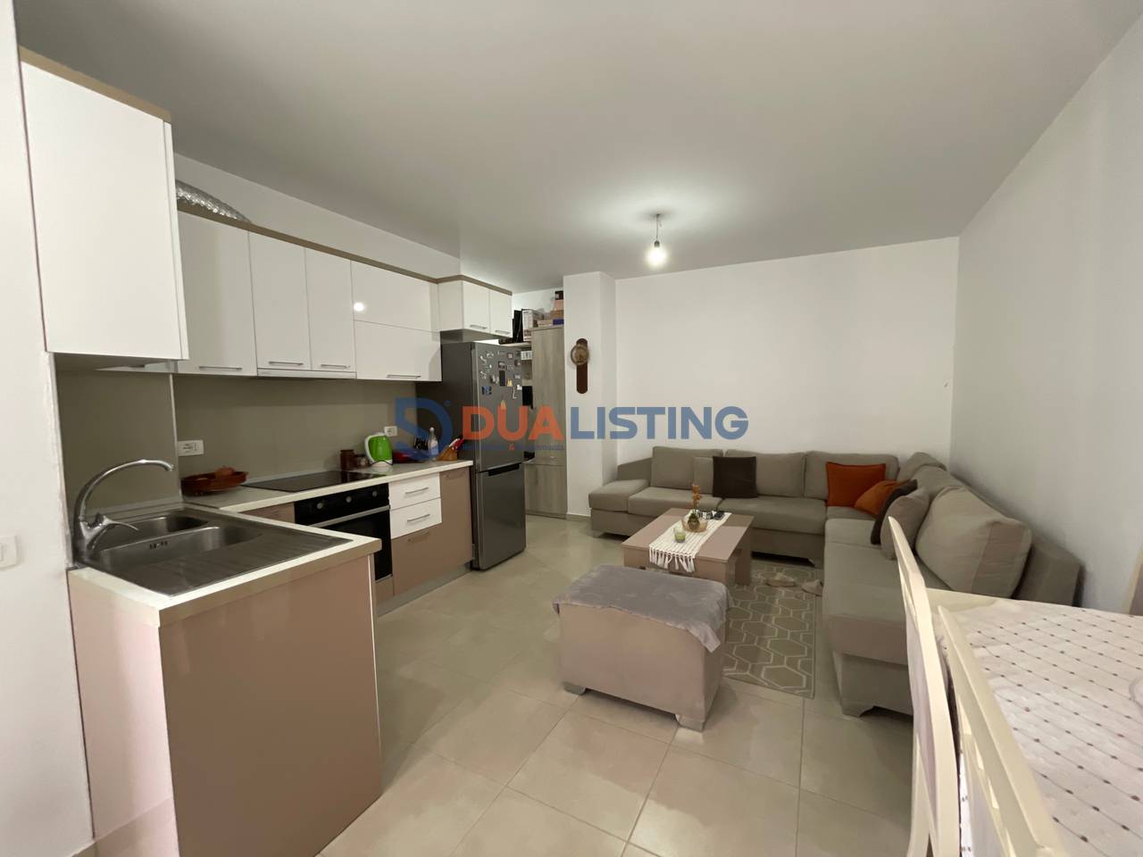 Appartamento 1+1 in affitto nella zona di 21 Dhjetori, Complesso Kontakt!