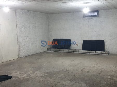 Jepet me qira garazh në Rrugën Barrikadave