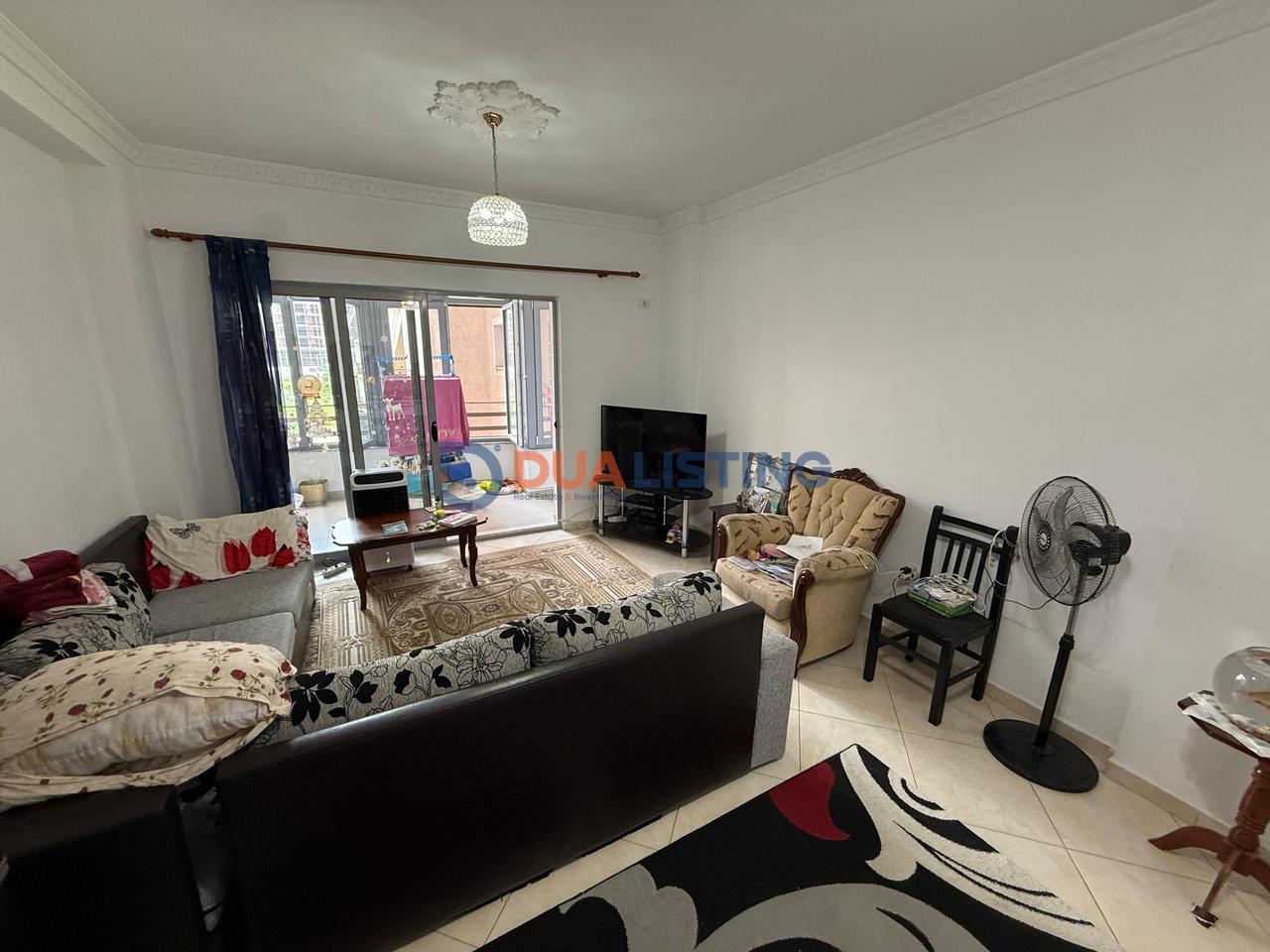 🏡 Vendesi in vendita 2+1+2

📍Paskuqan (vicino alla Scuola "Lidhja e Prizrenit")