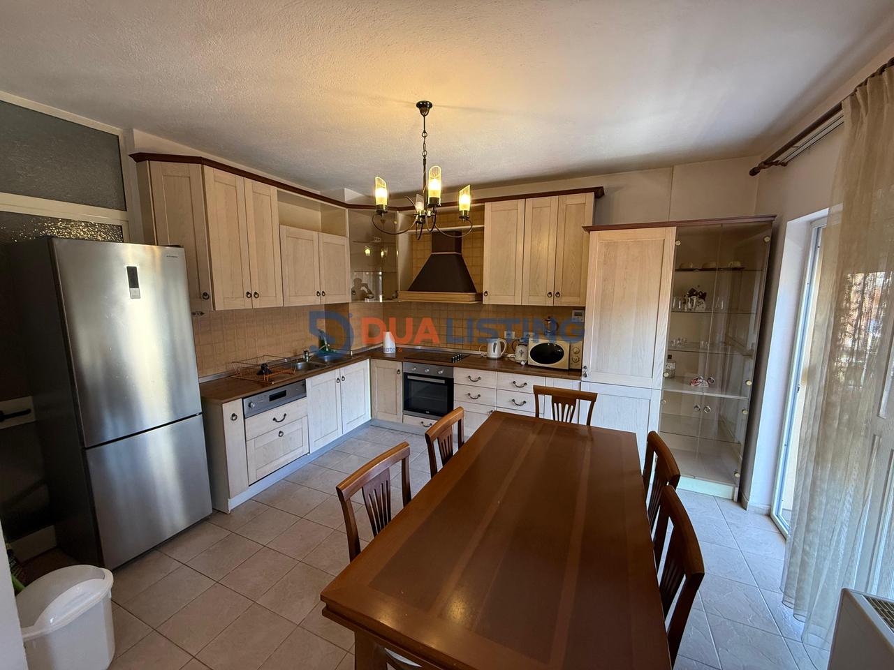 Jepet me Qira Duplex 3+1 | tek Ambasada Amerikane,Rruga e Elbasanit!