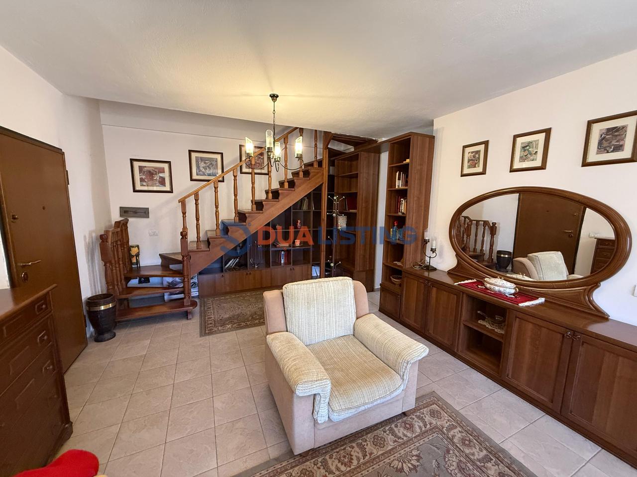 Jepet me Qira Duplex 3+1 | tek Ambasada Amerikane,Rruga e Elbasanit!