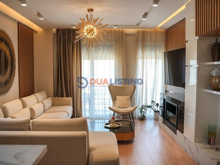 Shesim apartament 3+1+2 prane rruges se Elbasanit prane shkolles Mihal Grameno!
