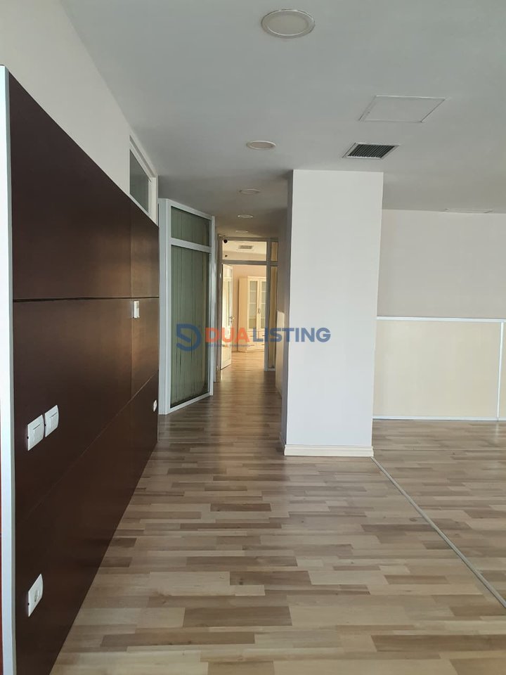 🏢 ZYRË ME QIRA – TEK LIQENI, PRANË KOPSHTIT ZOOLOGJIK!