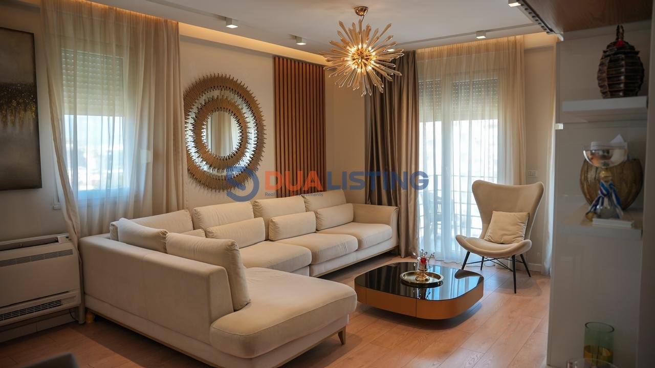 Shesim apartament 3+1+2 prane rruges se Elbasanit prane shkolles Mihal Grameno!

